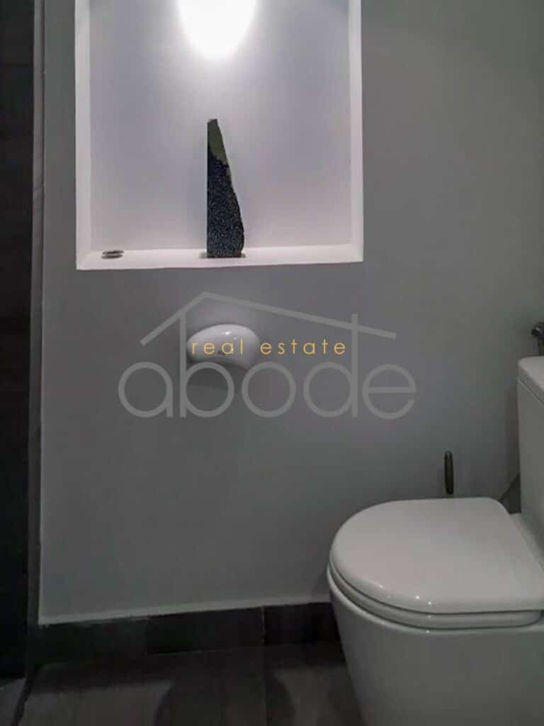 Superb riverfront 2-bedroom colonial apartment for rent Daun Penh