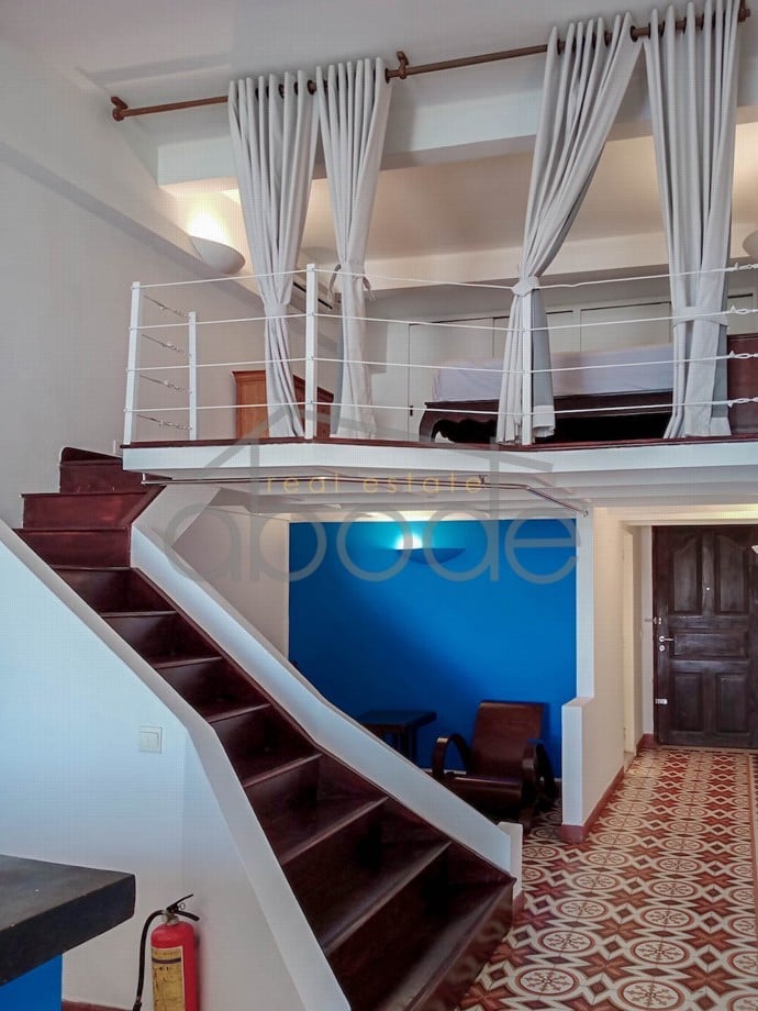 Superb riverfront 2-bedroom colonial apartment for rent Daun Penh