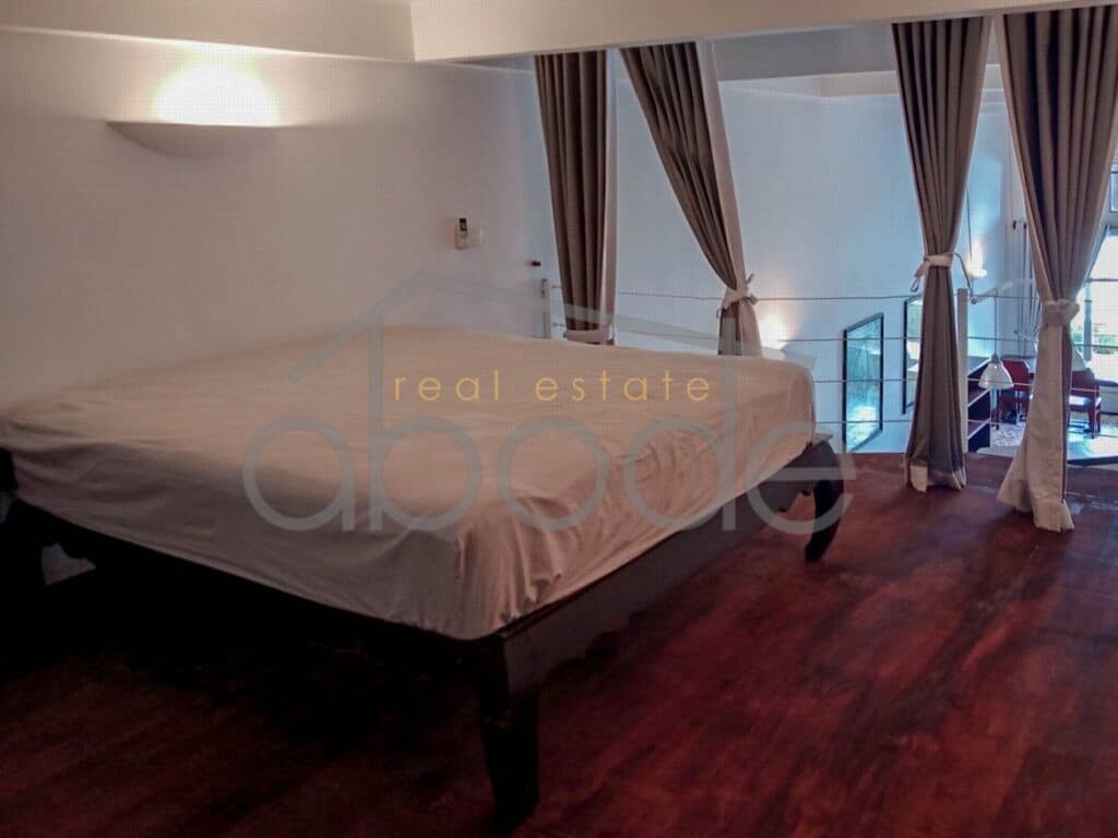 Superb riverfront 2-bedroom colonial apartment for rent Daun Penh
