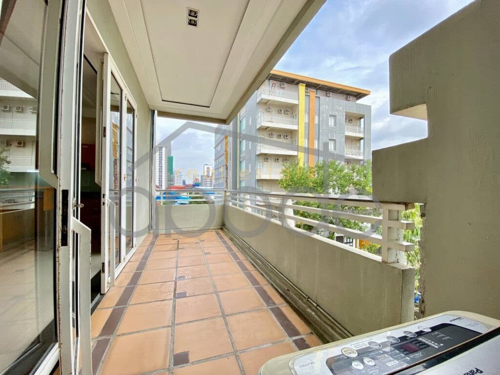 1 bedroom apartment with parking for rent Russian Market