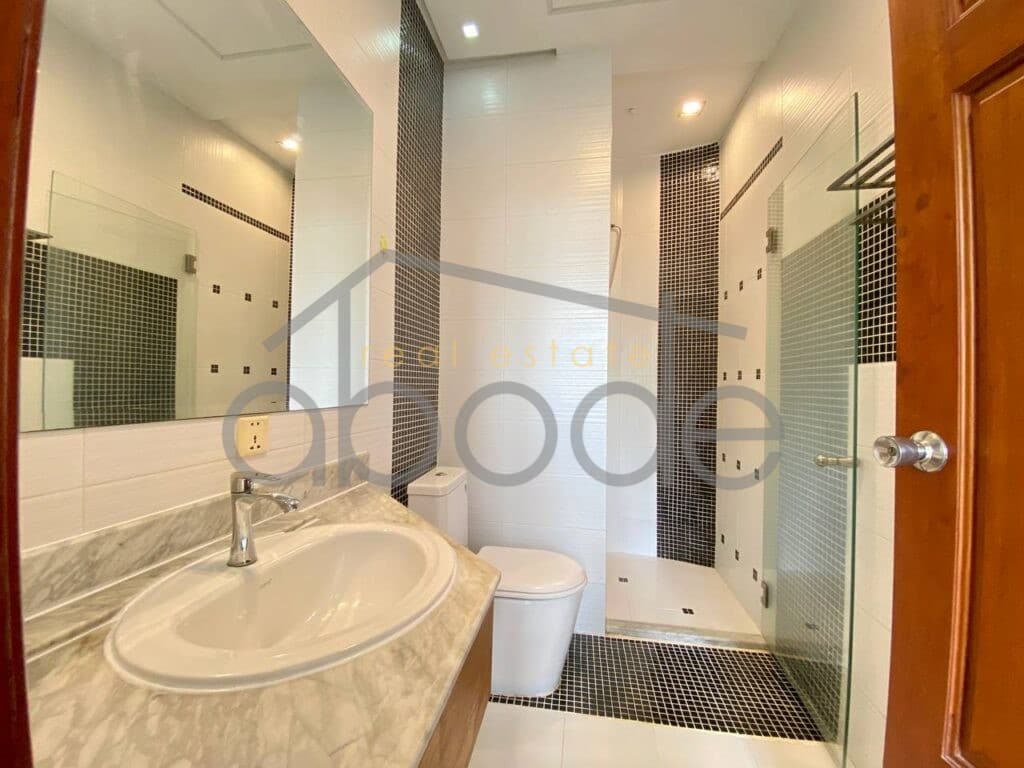 1 bedroom apartment with parking for rent Russian Market
