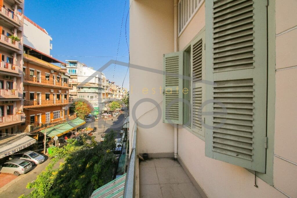 2-bedroom Riverside apartment for sale Daun Penh