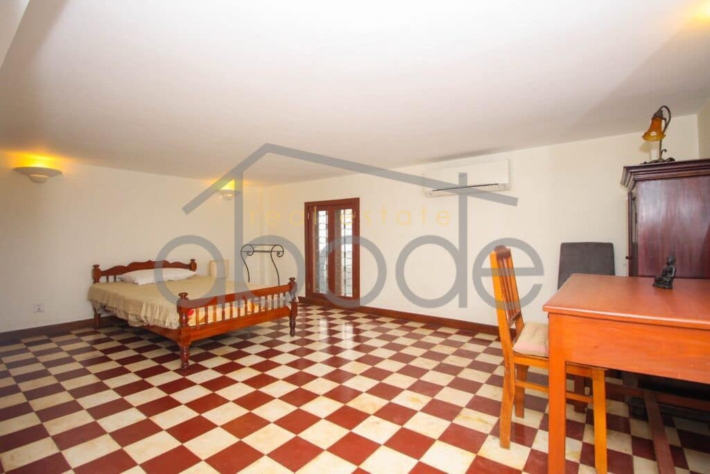 3 Bedroom duplex apartment for sale Daun Penh Phnom Penh