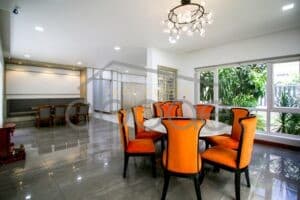 6-bedroom-villa-for-rent-russian-market