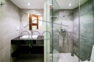 6-bedroom-villa-for-rent-russian-market