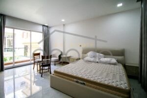6-bedroom-villa-for-rent-russian-market