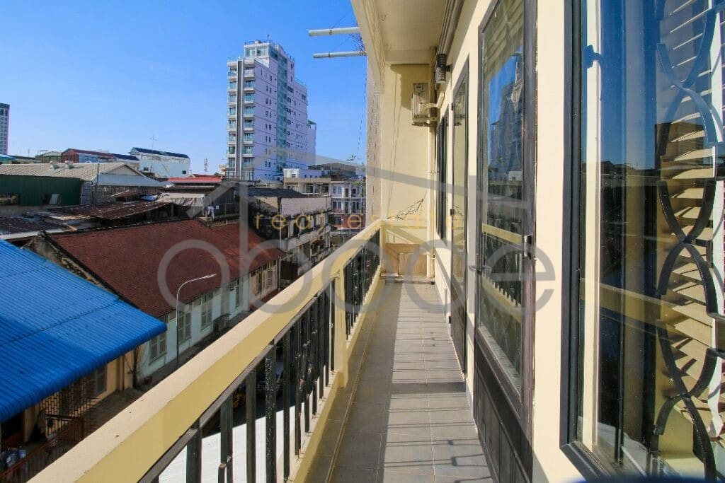 2-bedroom apartment Wat Phnom for rent central Phnom Penh