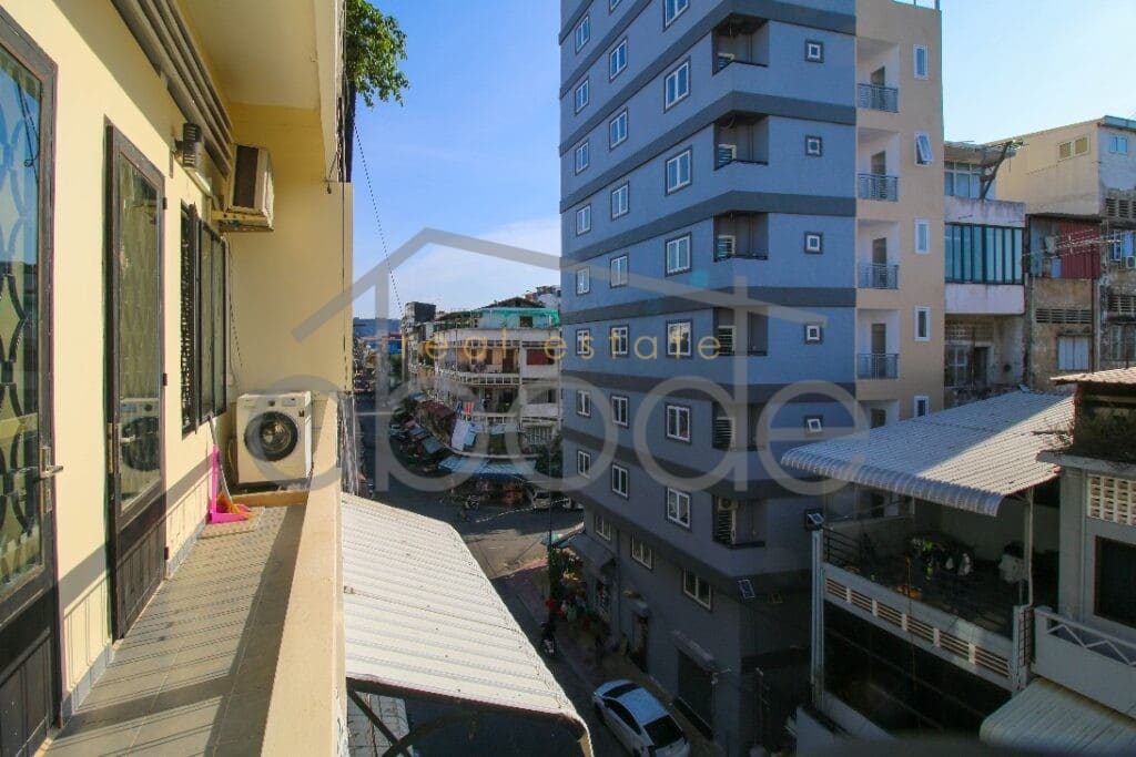 2-bedroom apartment Wat Phnom for rent central Phnom Penh