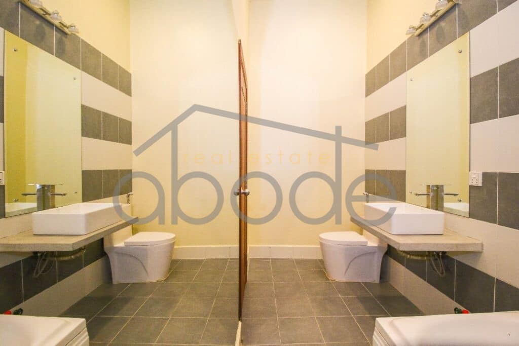 2-bedroom apartment Wat Phnom for rent central Phnom Penh