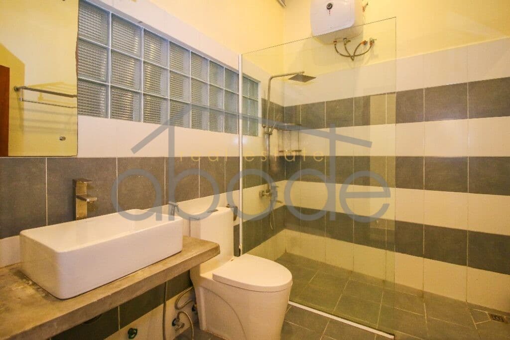 2-bedroom apartment Wat Phnom for rent central Phnom Penh