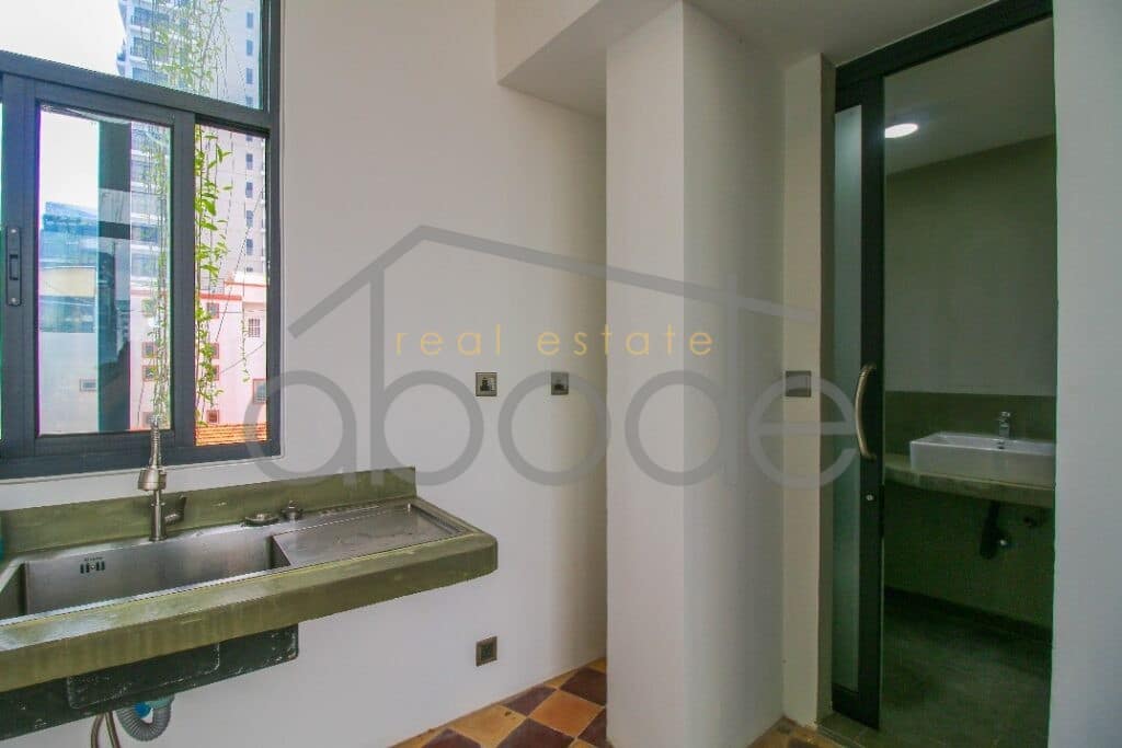 5 floor mixed use building for rent Bassac Lane