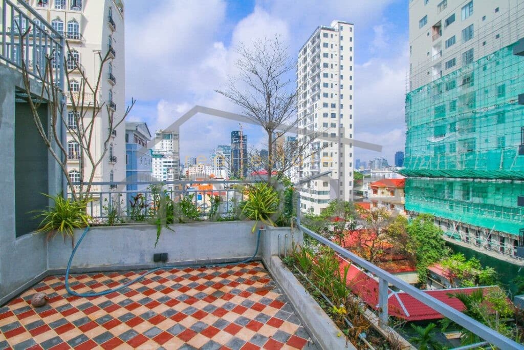 5 floor mixed use building for rent Bassac Lane