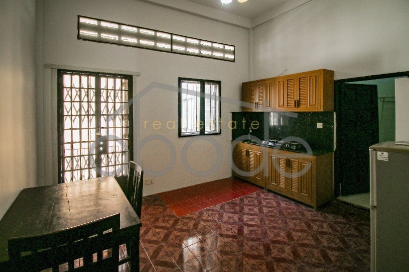 1 bedroom Khmer style townhouse for rent Royal Palace Daun Penh