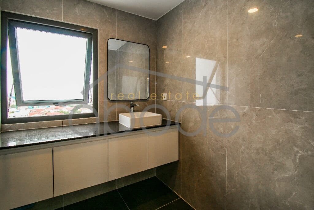 2 bedroom apartment for rent near Russian Market