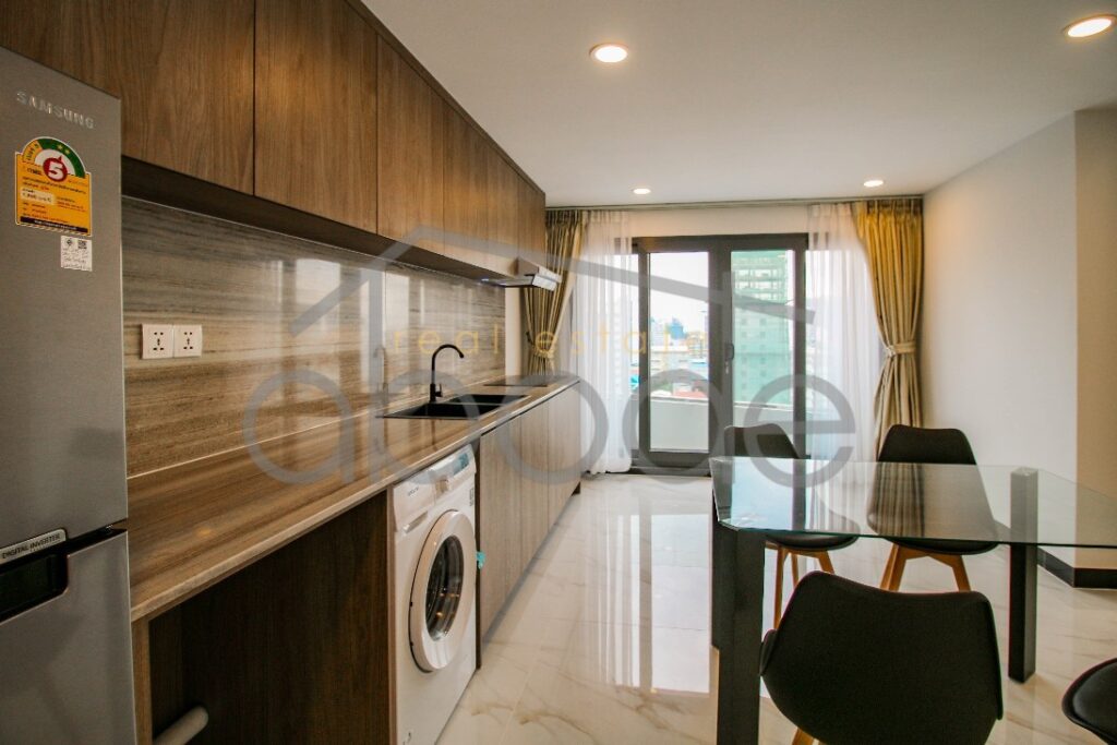 3 bedroom penthouse apartment for rent near Russian Market