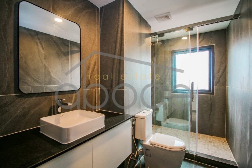 3 bedroom penthouse apartment for rent near Russian Market