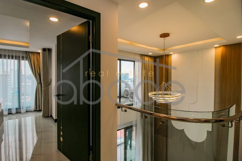 3 bedroom penthouse apartment for rent near Russian Market