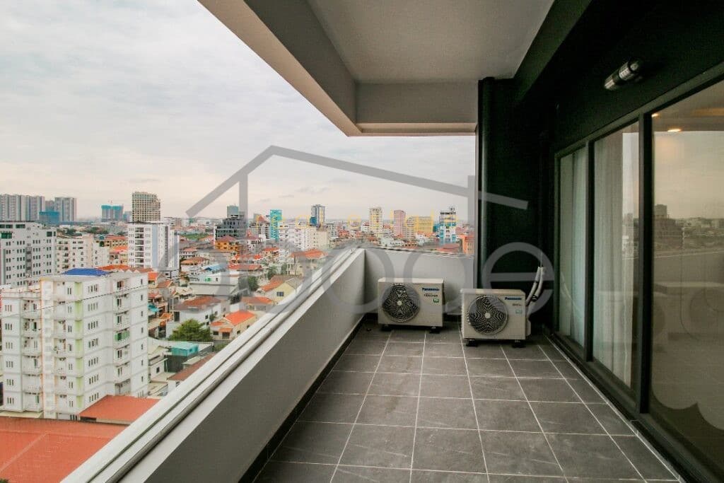 3 bedroom penthouse apartment for rent near Russian Market
