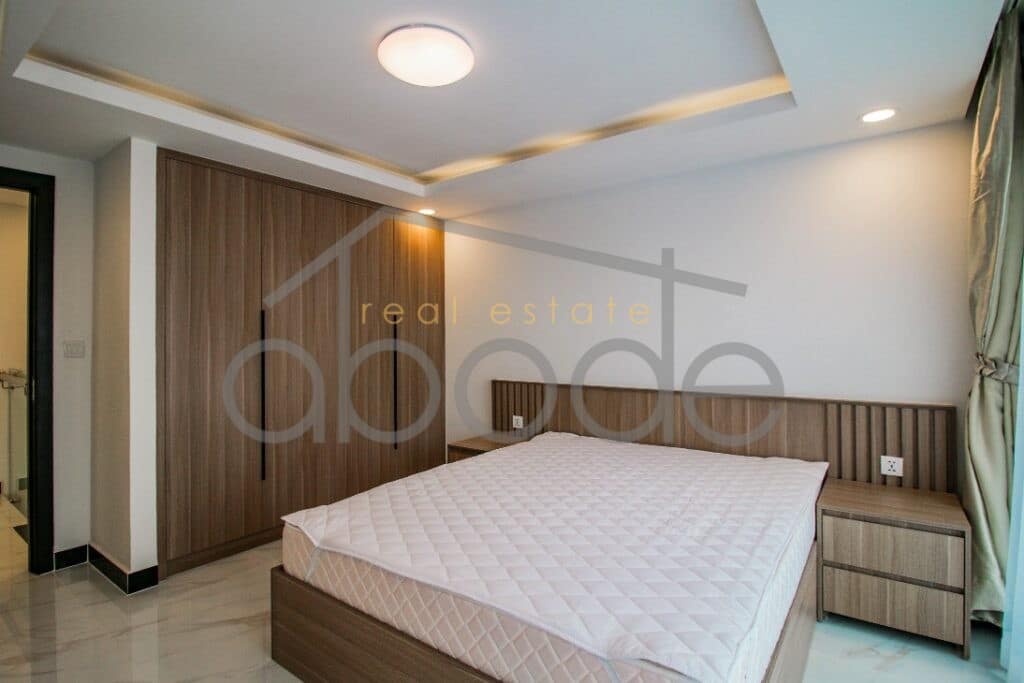 3 bedroom penthouse apartment for rent near Russian Market