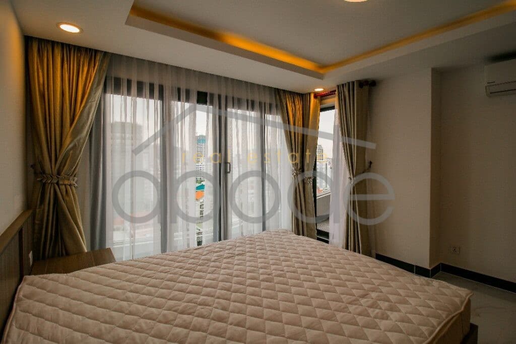 3 bedroom penthouse apartment for rent near Russian Market
