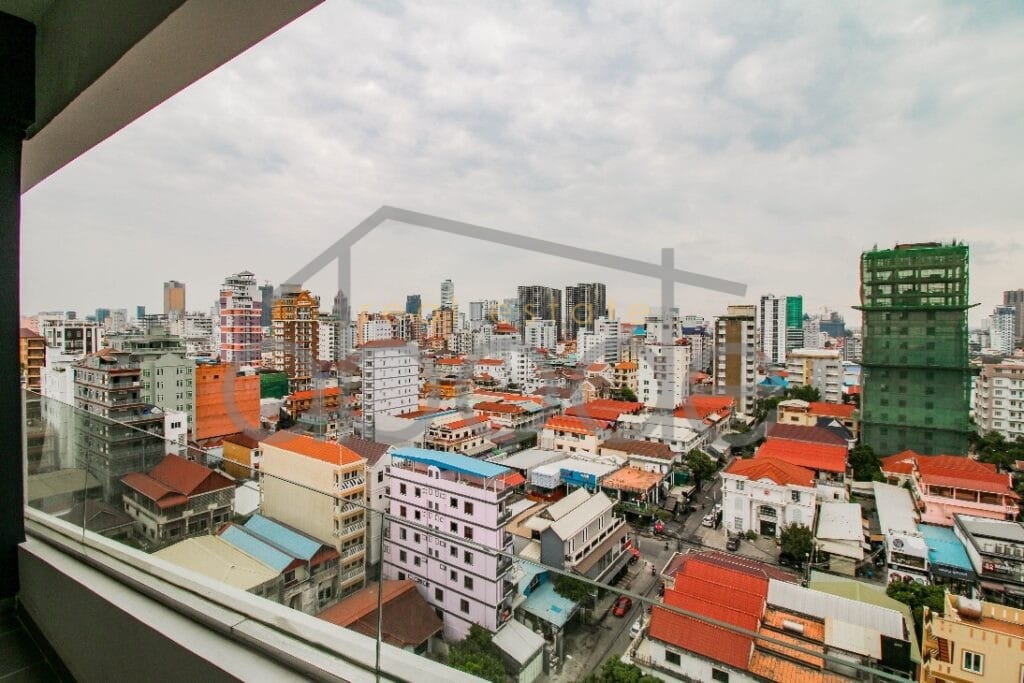 3 bedroom penthouse apartment for rent near Russian Market