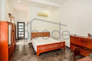 2 bedroom colonial style apartment for rent Wat Phnom