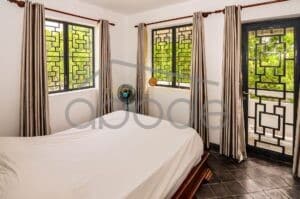 2 bedroom colonial style apartment for rent Wat Phnom