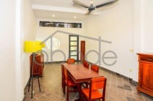 2 bedroom colonial style apartment for rent Wat Phnom