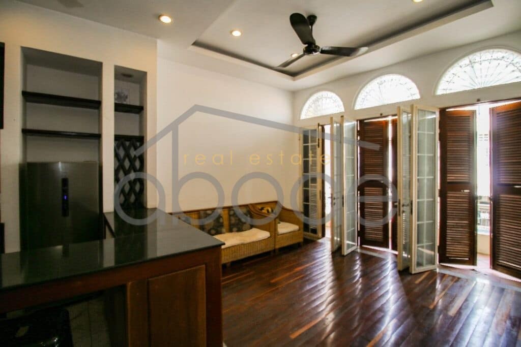 Classic 1 bedroom corner apartment for sale Riverside Daun Penh