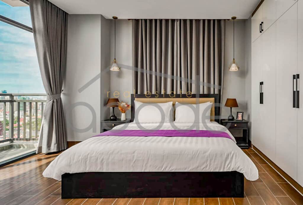 3-bedroom executive apartment for rent Bassac Lane central Phnom Penh