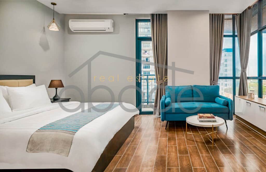 3-bedroom executive apartment for rent Bassac Lane central Phnom Penh