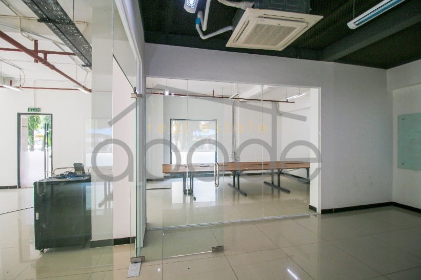 Ground floor commercial space for rent Wat Phnom central Phnom Penh