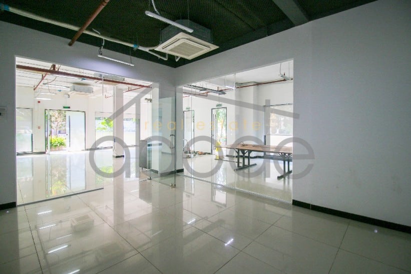 Ground floor commercial space for rent Wat Phnom central Phnom Penh