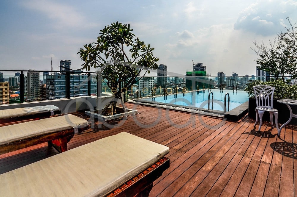 Luxury on a budget 1-bedroom duplex apartment for rent BKK 1