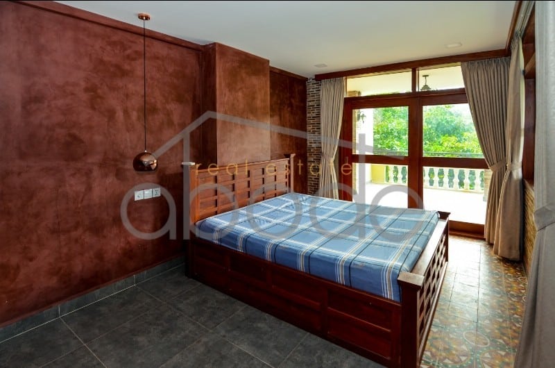 4 bedroom renovated villa for rent Bassac Lane