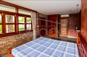 4 bedroom renovated villa for rent Bassac Lane