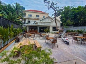 outdoor-bars-to-check-out-phnom-penh