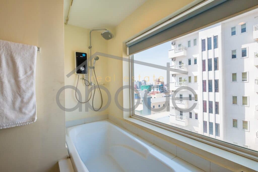 45 room hotel for rent Russian Market