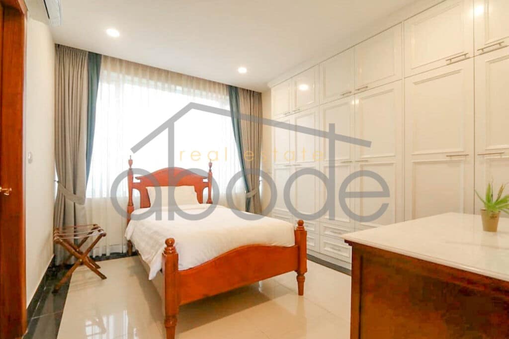 3 bedroom serviced apartment for rent BKK 1