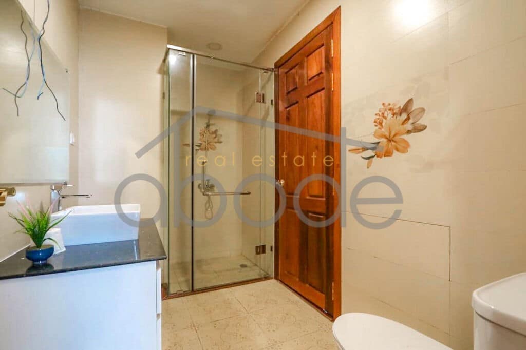 3 bedroom serviced apartment for rent BKK 1