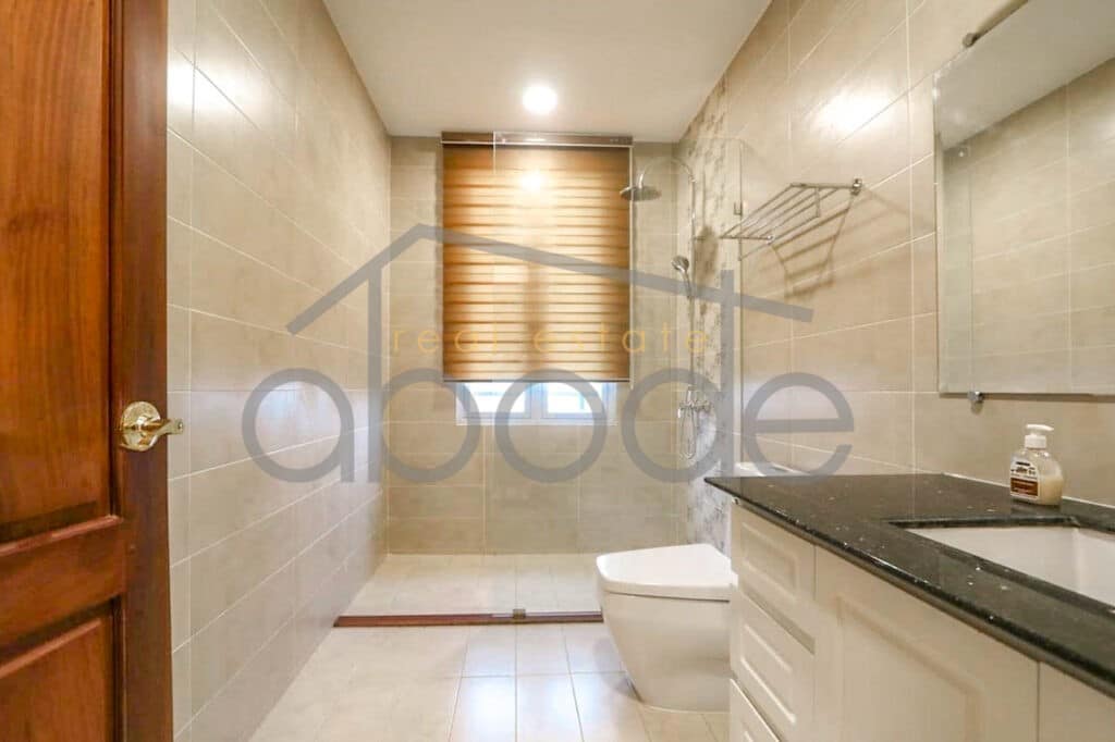 3 bedroom serviced apartment for rent BKK 1
