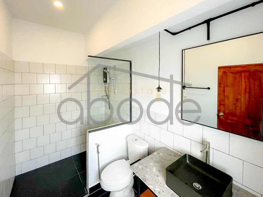 4 bedroom villa apartment for rent Toul Kork
