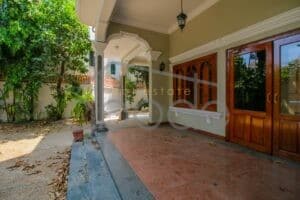 6 bedroom villa for rent central Phnom Penh