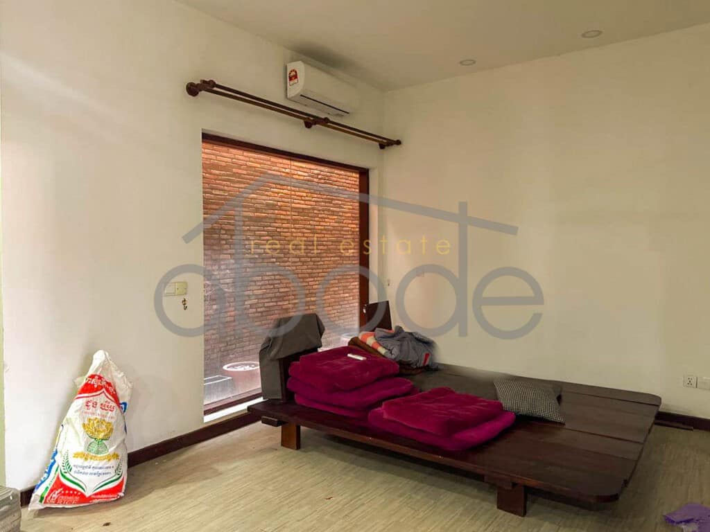 Large villa for rent Daun Penh central Phnom Penh