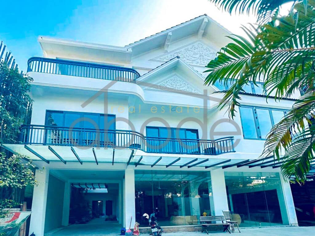 Large villa for rent Daun Penh central Phnom Penh