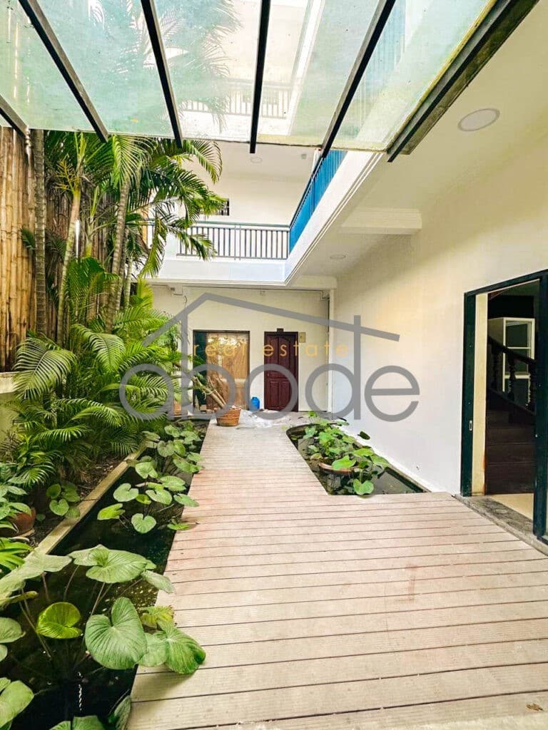 Large villa for rent Daun Penh central Phnom Penh