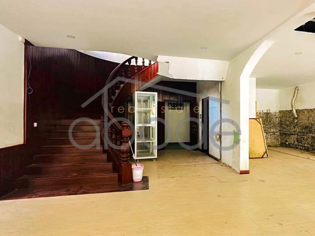 Large villa for rent Daun Penh central Phnom Penh