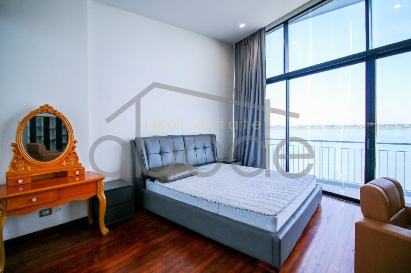 Modern 4 bedroom villa for rent Mekong River