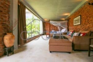 Traditional Khmer villa swimming pool for rent Areyksat