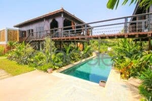 Traditional Khmer villa swimming pool for rent Areyksat